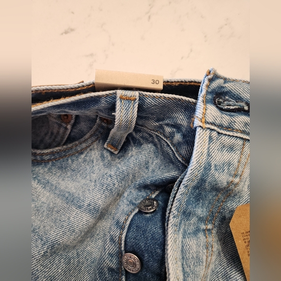 Levi shorts, size 30, new - Picture 3 of 3